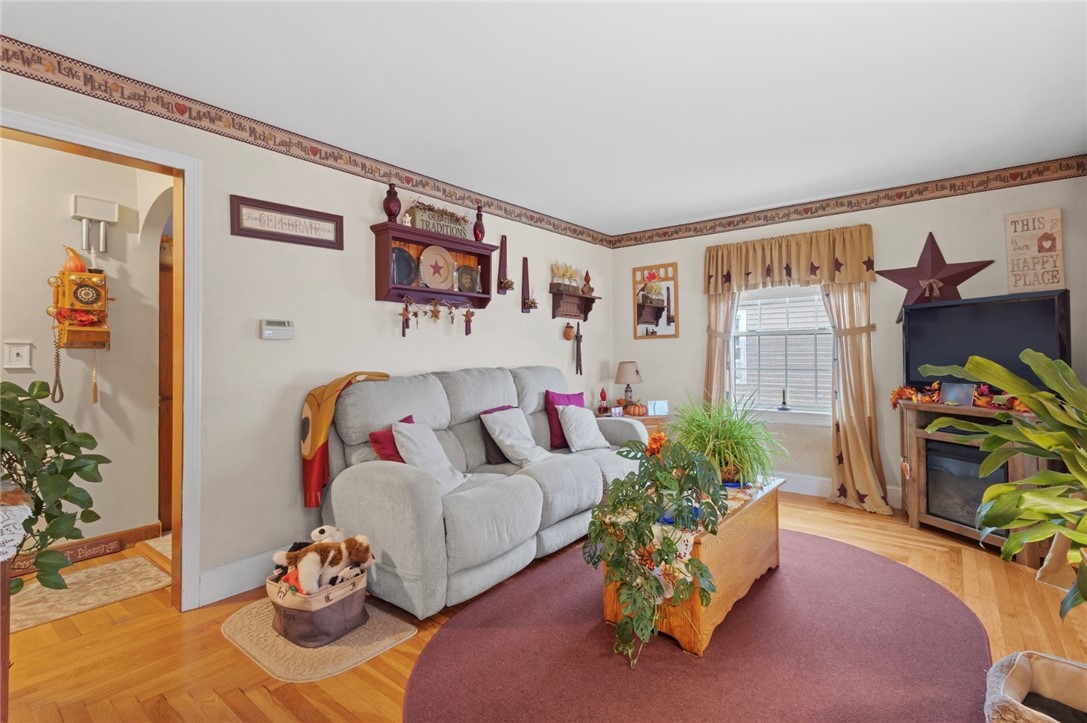 36 Dean Street Pawtucket, RI 02861 - Photo 5 of 34