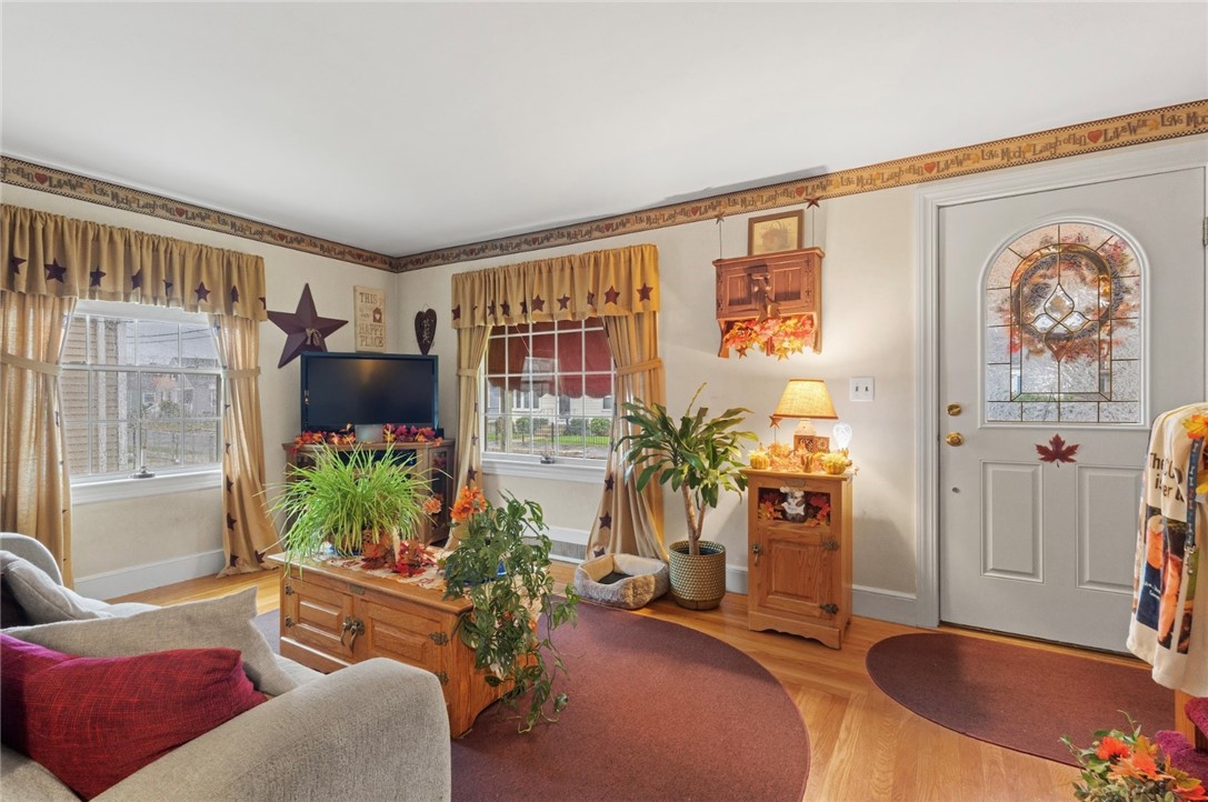 36 Dean Street Pawtucket, RI 02861 - Photo 6 of 34