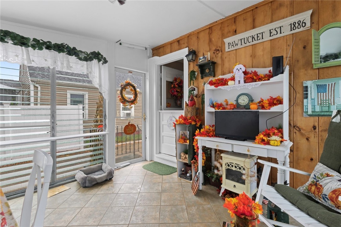 36 Dean Street Pawtucket, RI 02861 - Photo 10 of 34