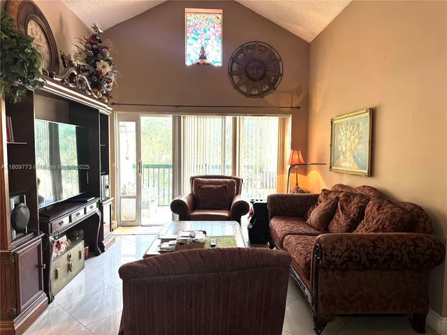 $280,000 | 6276 Northwest 186th Street, Unit 305, Hialeah, FL 33015