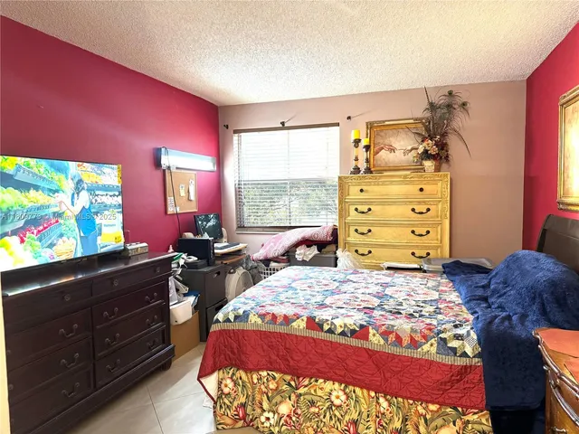 $280,000 | 6276 Northwest 186th Street, Unit 305, Hialeah, FL 33015