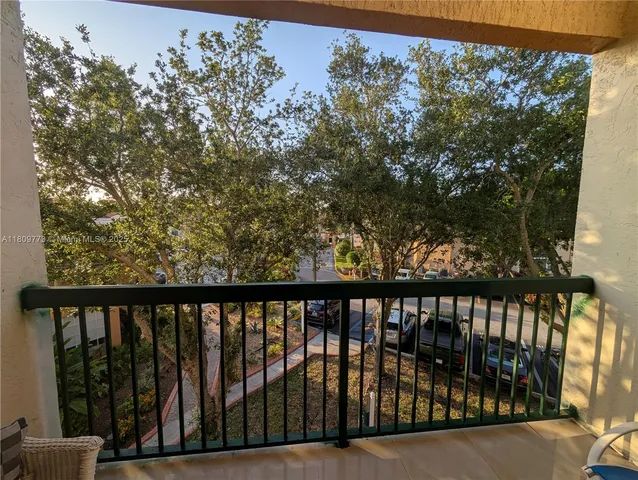 $280,000 | 6276 Northwest 186th Street, Unit 305, Hialeah, FL 33015