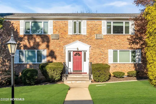 $2,850 | 283 Spring Street, Unit 3A, Red Bank, NJ 07701