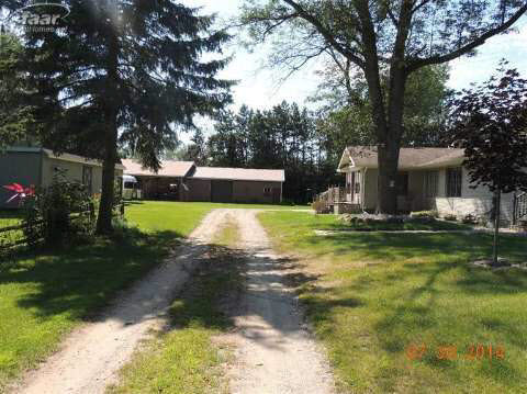 2095 North Phillips Road Deford, MI 48729 - Photo 33 of 43 20416392-32.JPG