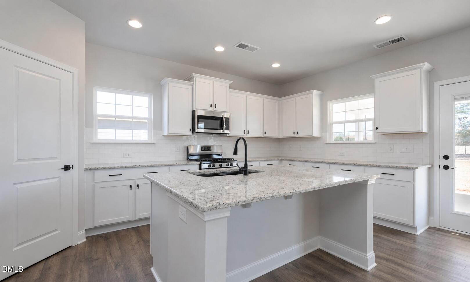 202 Jackson Rdg Way Pikeville, NC 27863 - Photo 7 of 44