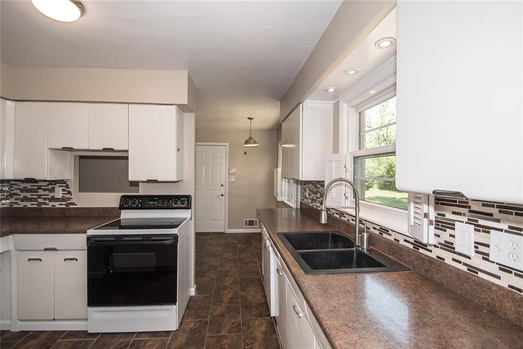 9091 Coventry Road Indianapolis, IN 46260 - Photo 11 of 33 Gallery Image 11