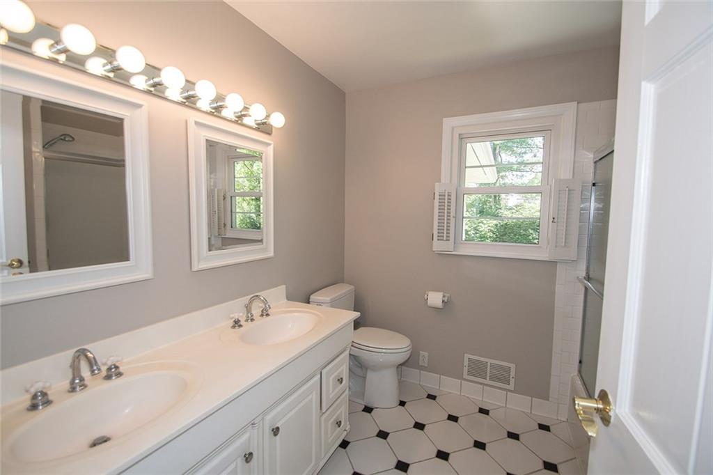 9091 Coventry Road Indianapolis, IN 46260 - Photo 21 of 33 Gallery Image 21