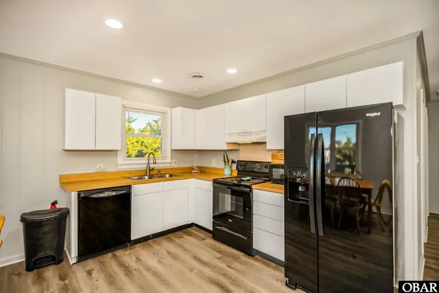 $484,900 | 40268 East Sunfish Court, Avon, NC 27915