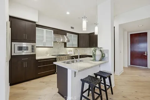 $1,290,000 | 402 Rockefeller, Unit 406, Irvine, CA 92612