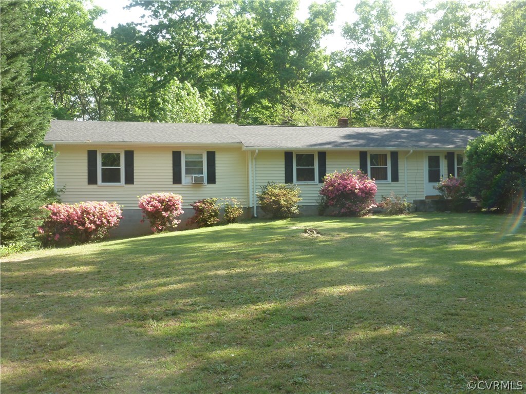 18078 Old Ridge Road Montpelier, VA 23192 - Photo 2 of 9 a front view of house with yard and green space
