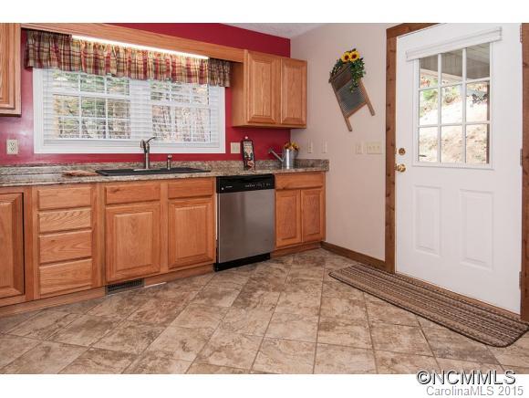 78 Glory Road Clyde, NC 28721 - Photo 2 of 23