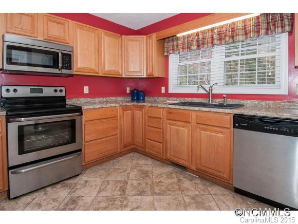 78 Glory Road Clyde, NC 28721 - Photo 3 of 23