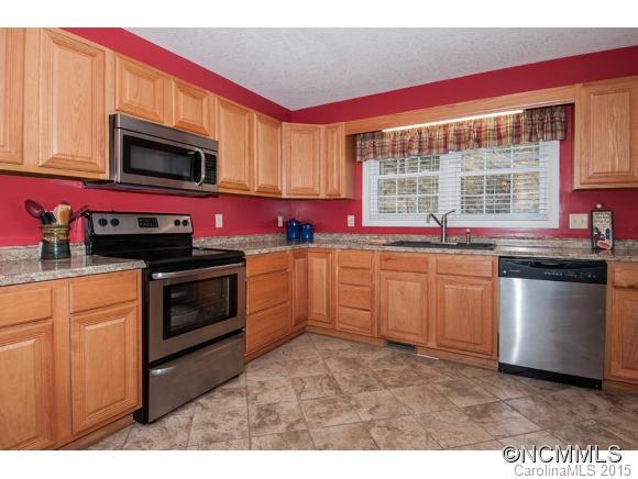 78 Glory Road Clyde, NC 28721 - Photo 4 of 23