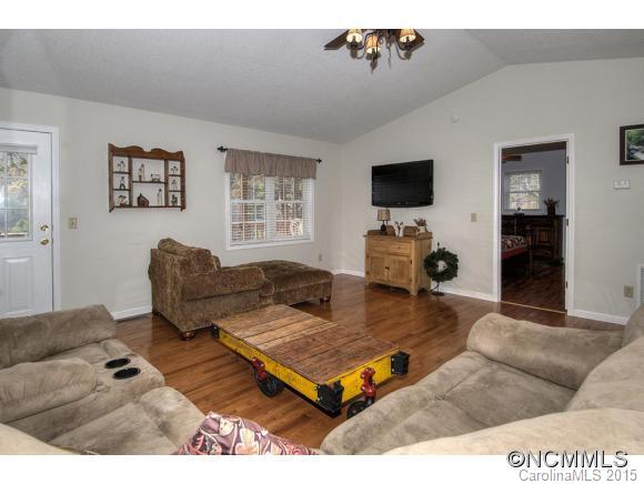 78 Glory Road Clyde, NC 28721 - Photo 8 of 23