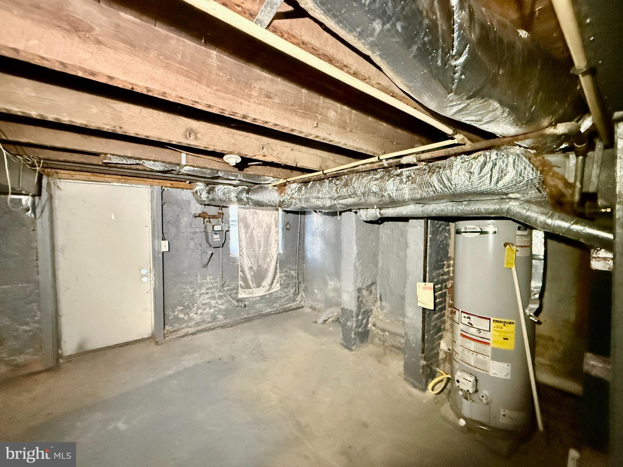 340 South Calhoun Street Baltimore, MD 21223 - Photo 14 of 15 a view of a garage