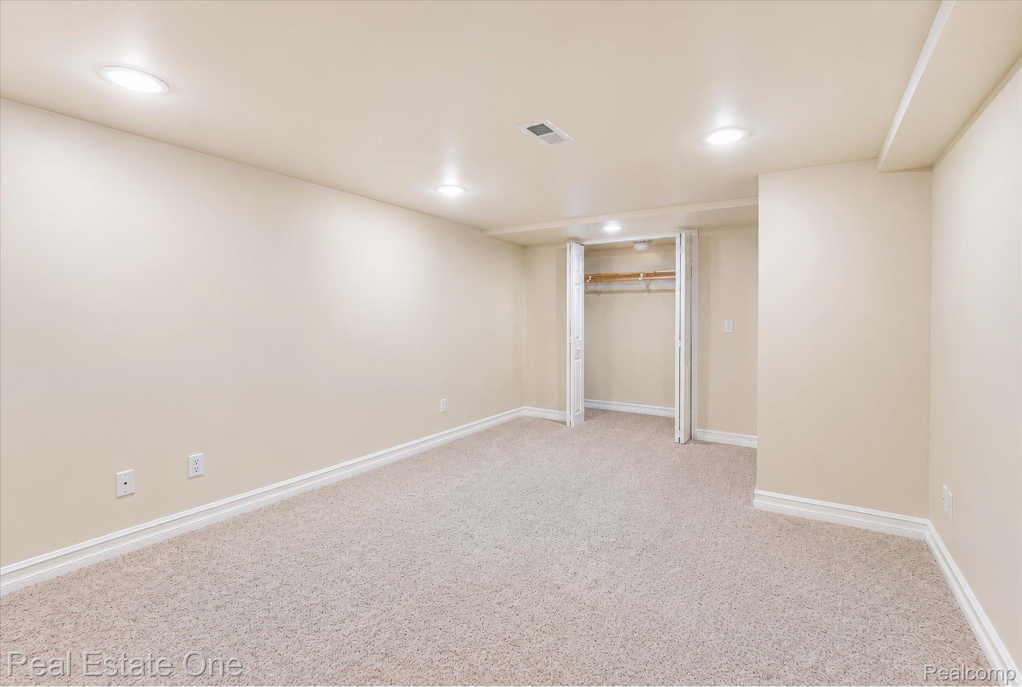 3393 Charlwood Drive Rochester, MI 48306 - Photo 48 of 60 48-054.jpg
