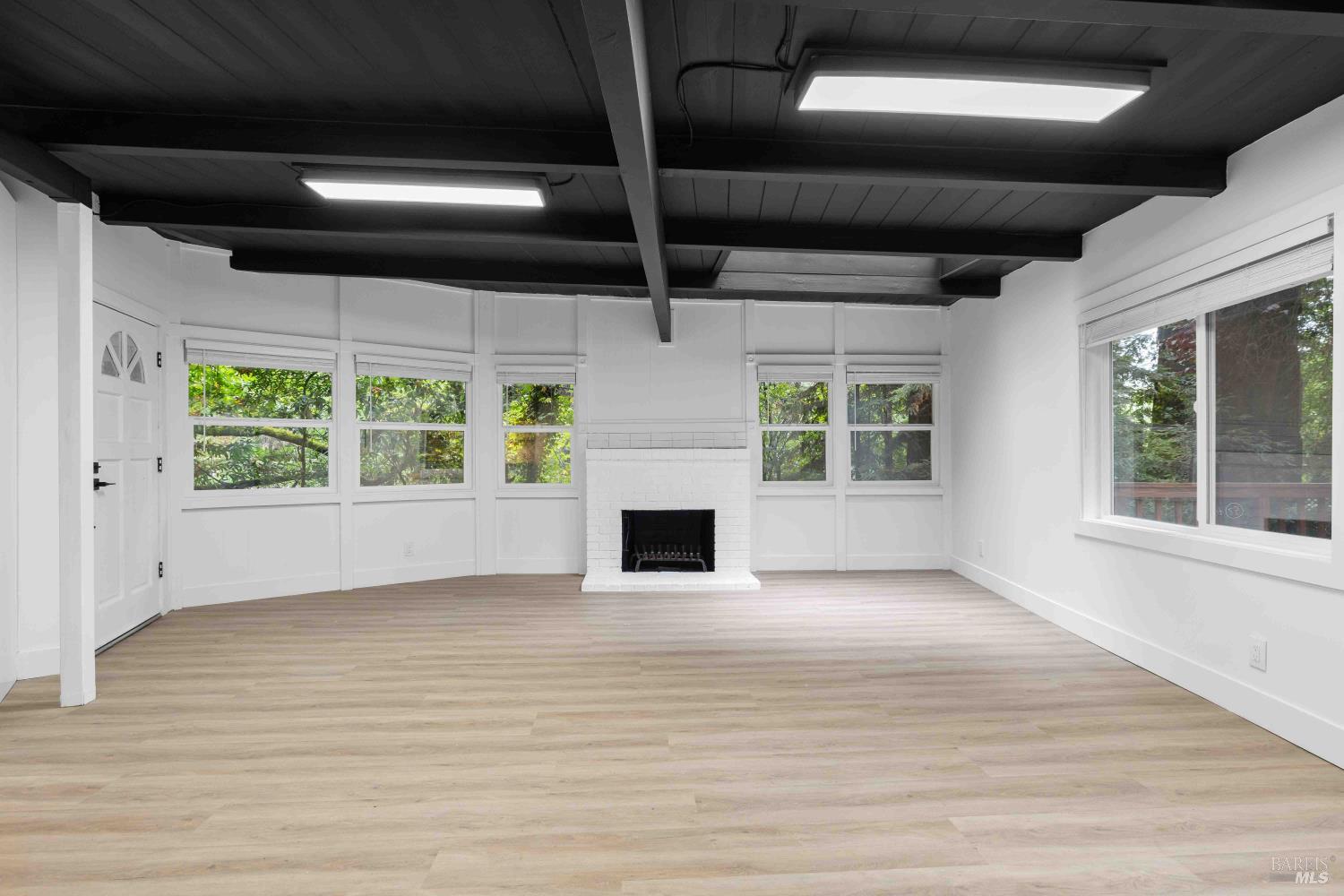 55 Park Road Woodacre, CA 94973 - Photo 9 of 41 Gallery Image 9