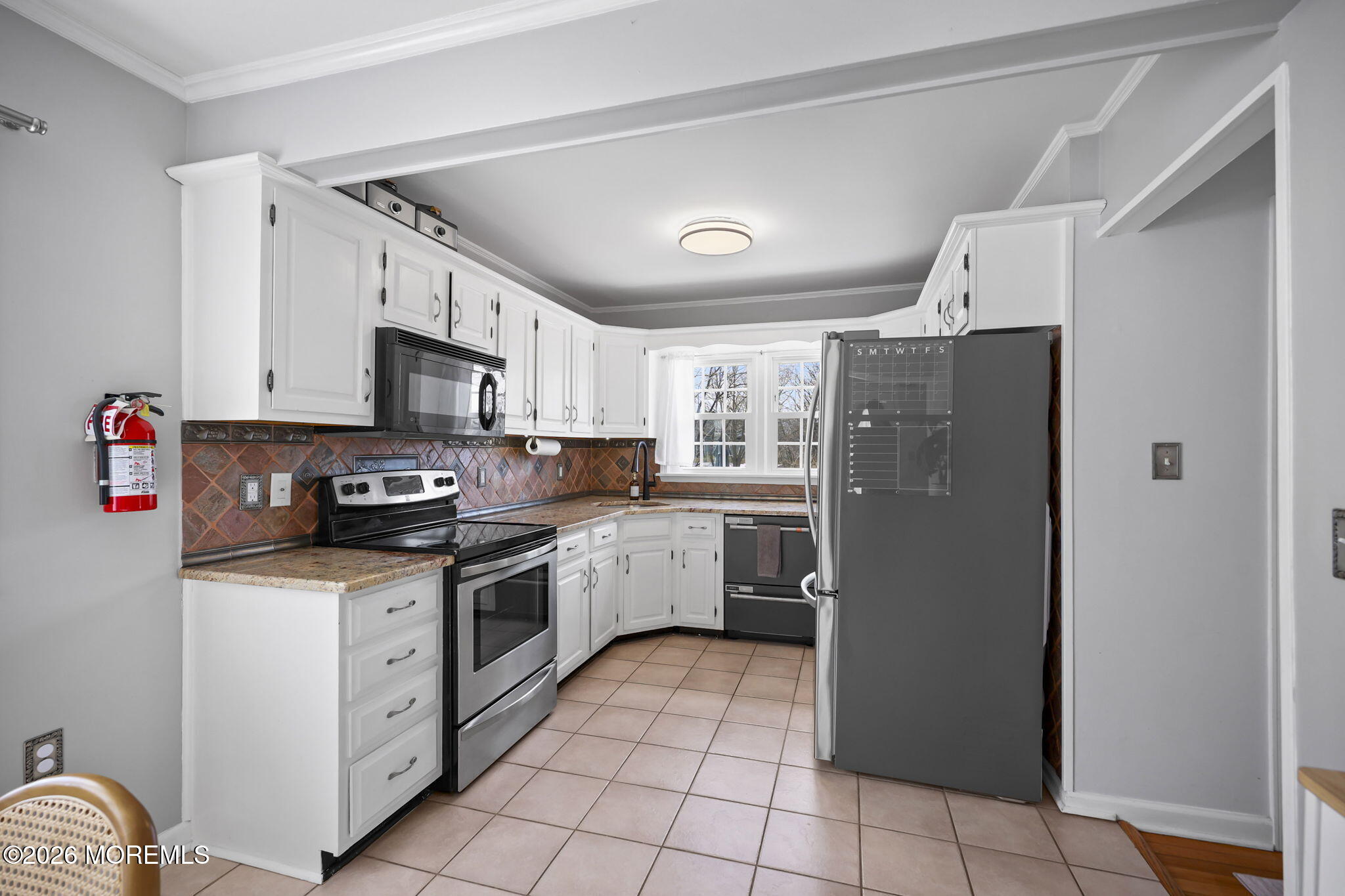 350 E Road Belford, NJ 07718 - Photo 11 of 49 .