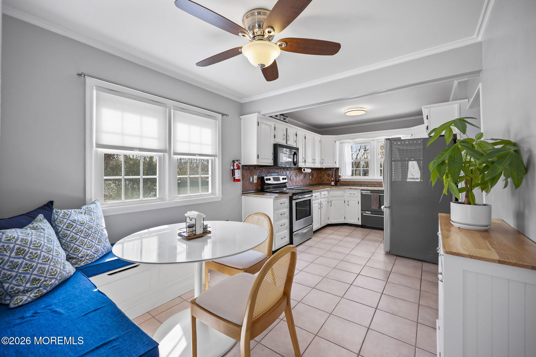 350 E Road Belford, NJ 07718 - Photo 2 of 49 .