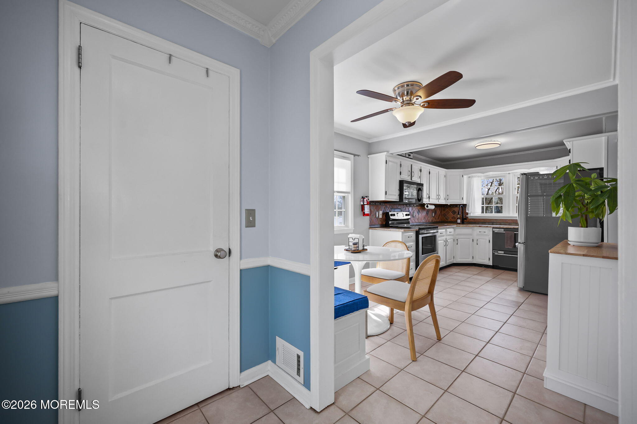 350 E Road Belford, NJ 07718 - Photo 10 of 49 .