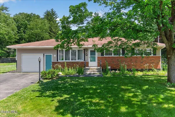 $339,900 | 8 Helen Court, Glenville, NY 12302