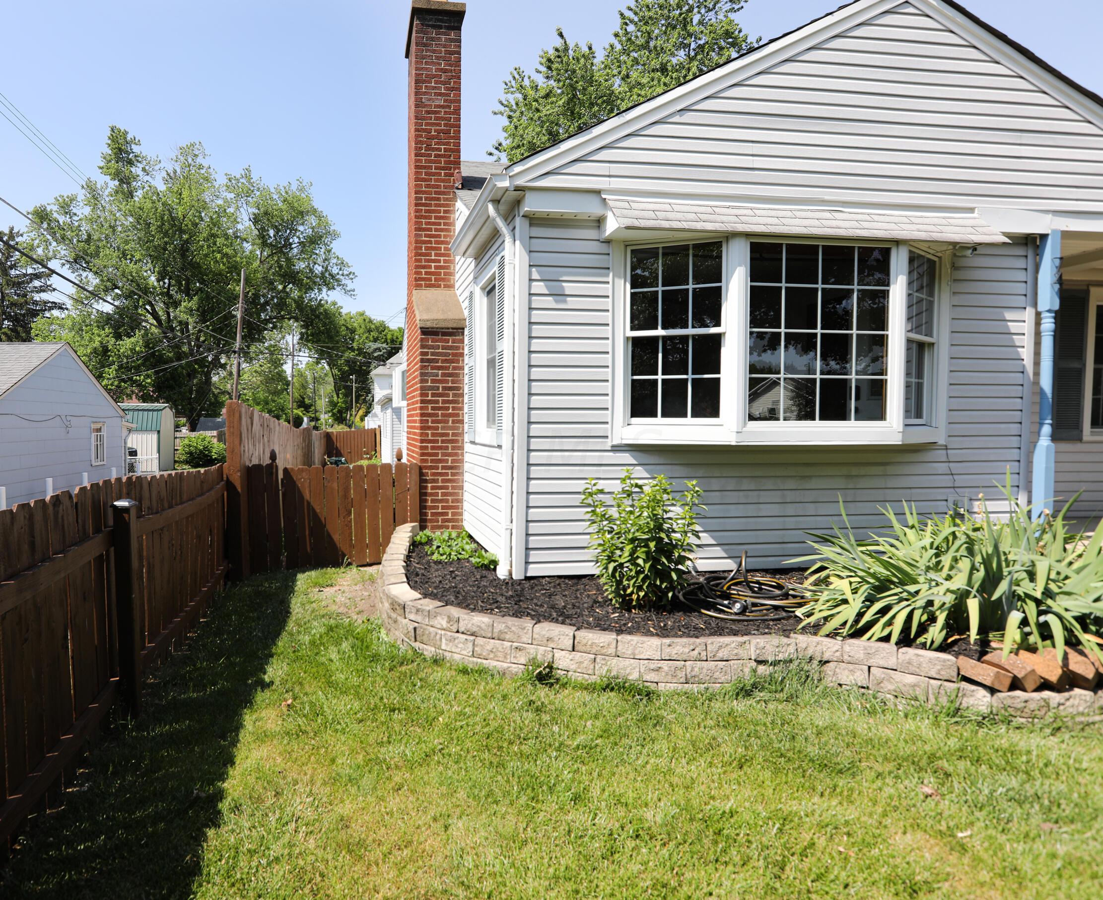 74 East Alcott Road Columbus, OH 43207 - Photo 4 of 29 5