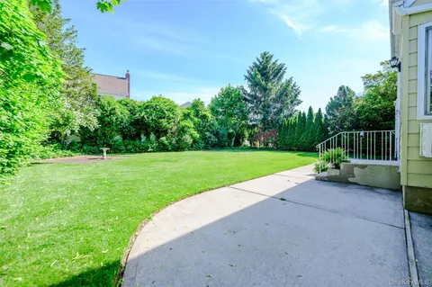$700,000 | 105 North Queens Avenue, Massapequa, NY 11758