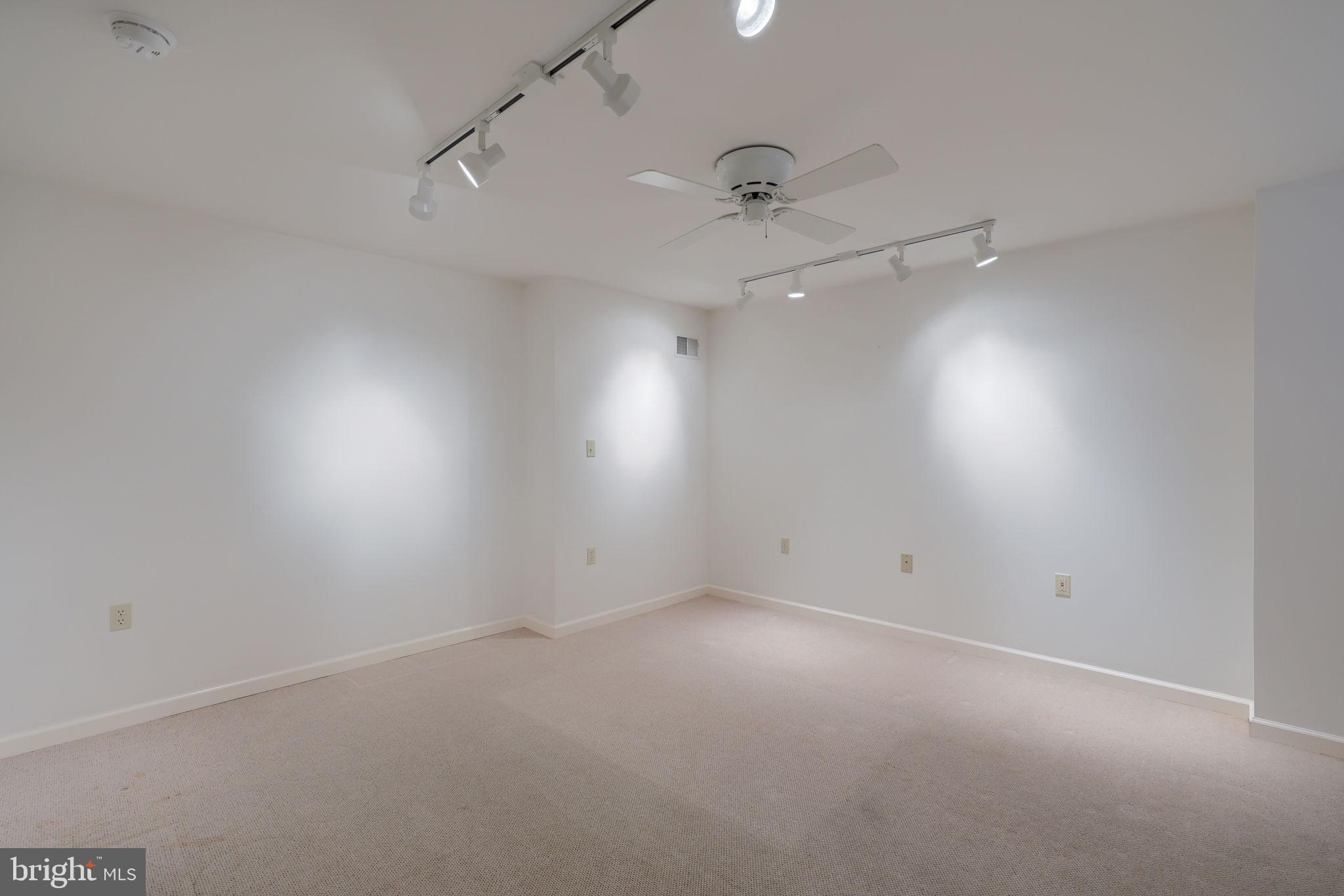 1817 Spring Ridge Lane Lancaster, PA 17603 - Photo 28 of 41 Gallery Image 28