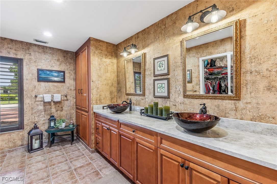 327 Torrey Pines Point Naples, FL 34113 - Photo 20 of 31 Gallery Image 20