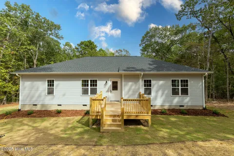 $399,000 | 104 Shropshire Lane, West End, NC 27376