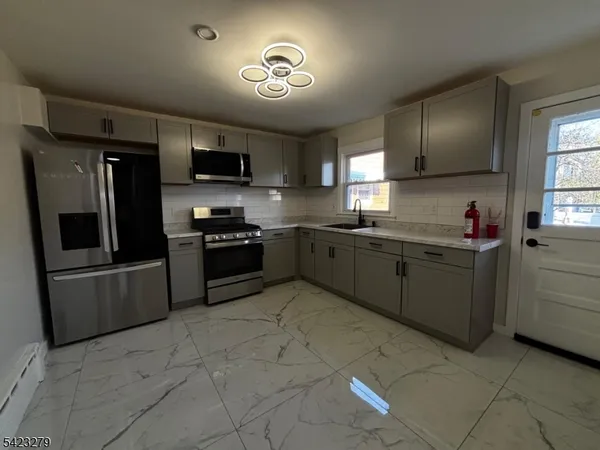 $2,600 | 520 Spencer Street, Elizabeth, NJ 07202