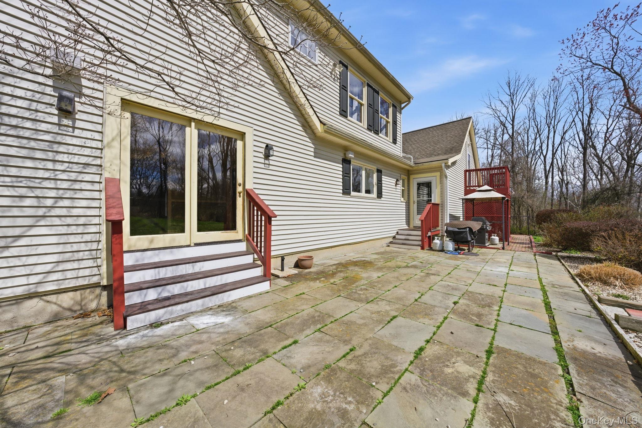 83 Onderdonk Road Warwick, NY 10990 - Photo 38 of 40 a front view of a house with a yard