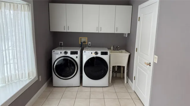 $990,000 | 1013 Gabriella Avenue, Endicott, NY 13760