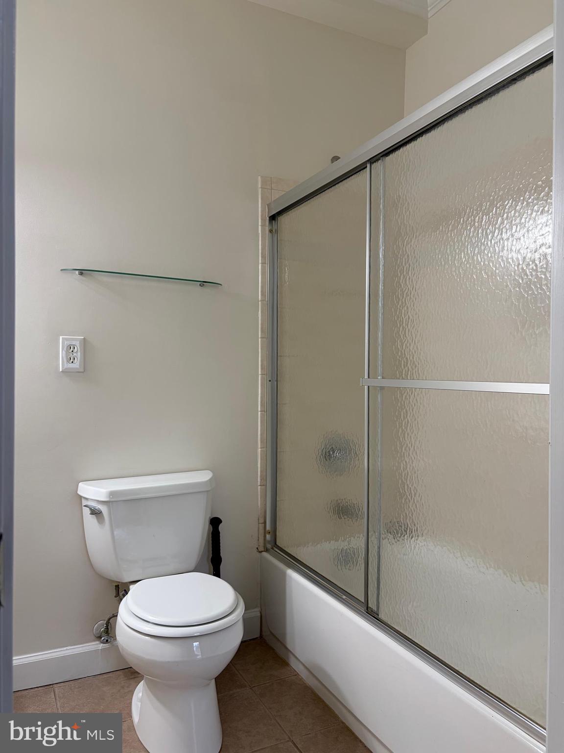 6711 Greendale Road Alexandria, VA 22310 - Photo 19 of 35 First floor bedroom bathroom