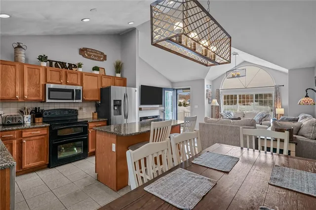 $515,000 | 34 King Street, Coventry, RI 02816