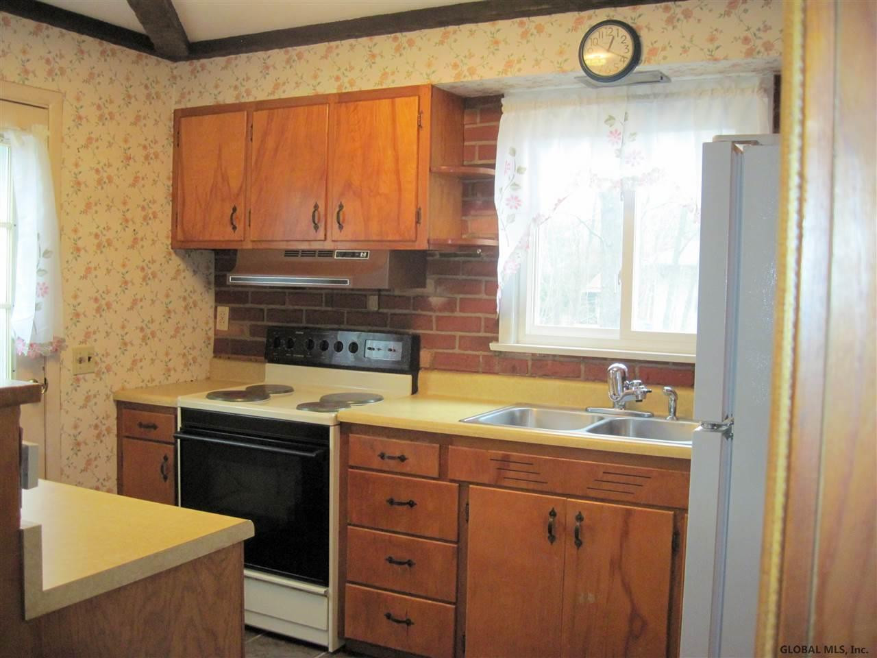 15 Arthur Road Colonie, NY 12110 - Photo 6 of 25 Photo 6