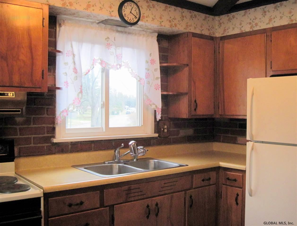 15 Arthur Road Colonie, NY 12110 - Photo 9 of 25 Photo 9