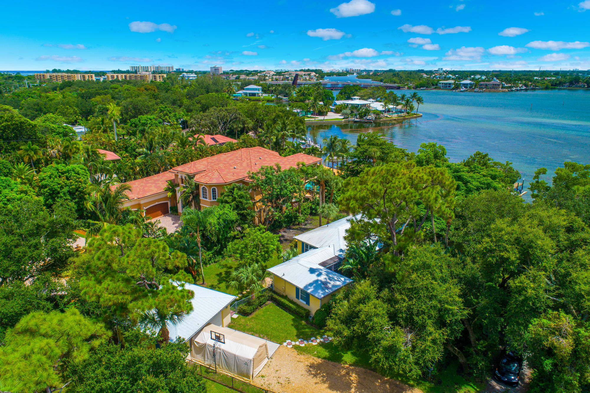 4 East Riverside Drive Jupiter, FL 33469 - Photo 26 of 34 4 E Riverside Dr, Jupiter, FL 33469 (2)