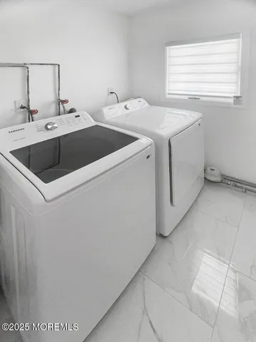 a view of building with roof deck