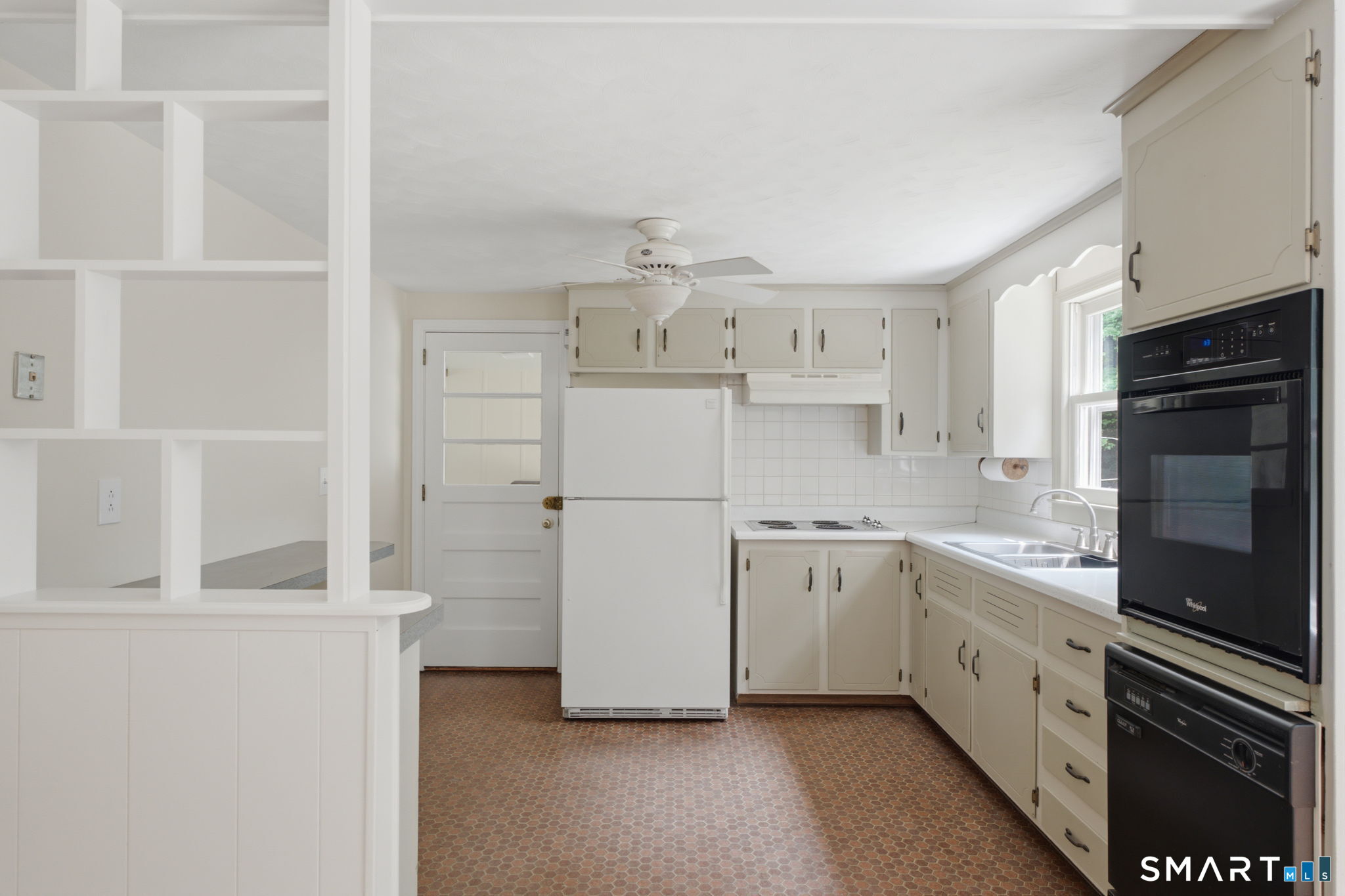 6 Madison Road Enfield, CT 06082 - Photo 16 of 36