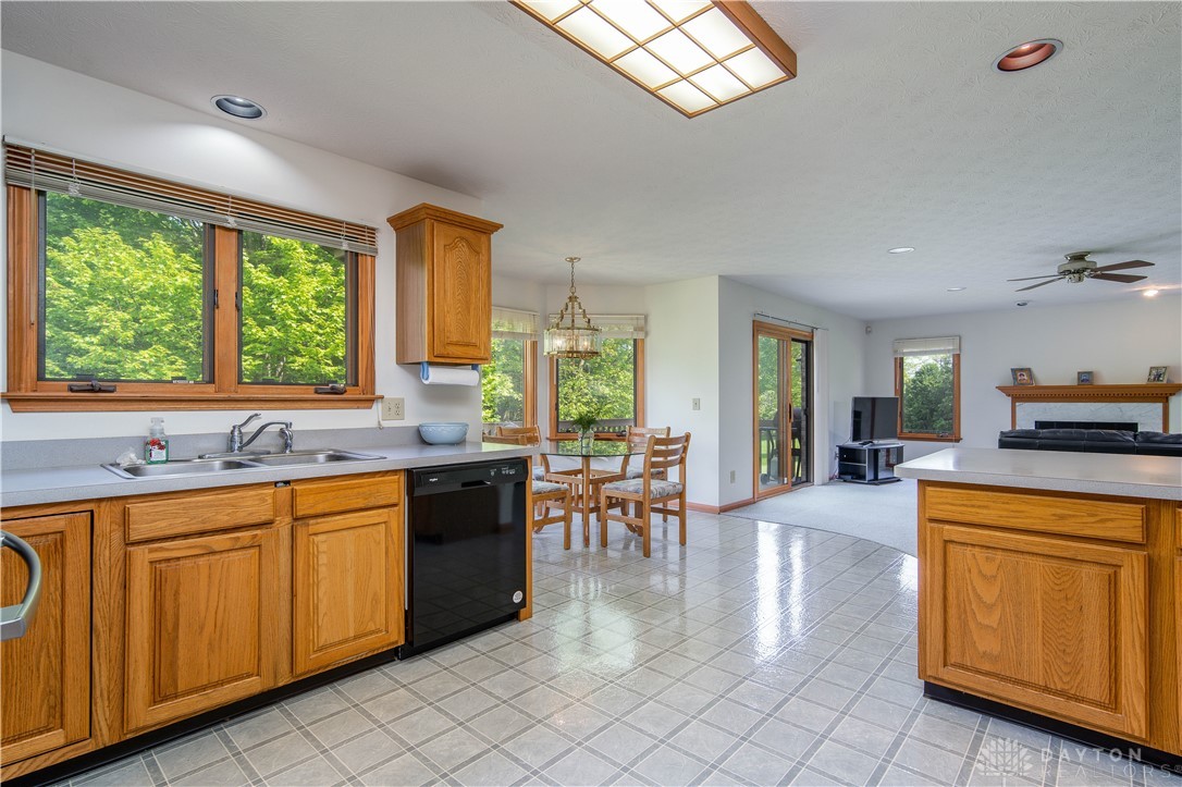2286 South Ridge Court Beavercreek, OH 45434 - Photo 22 of 43