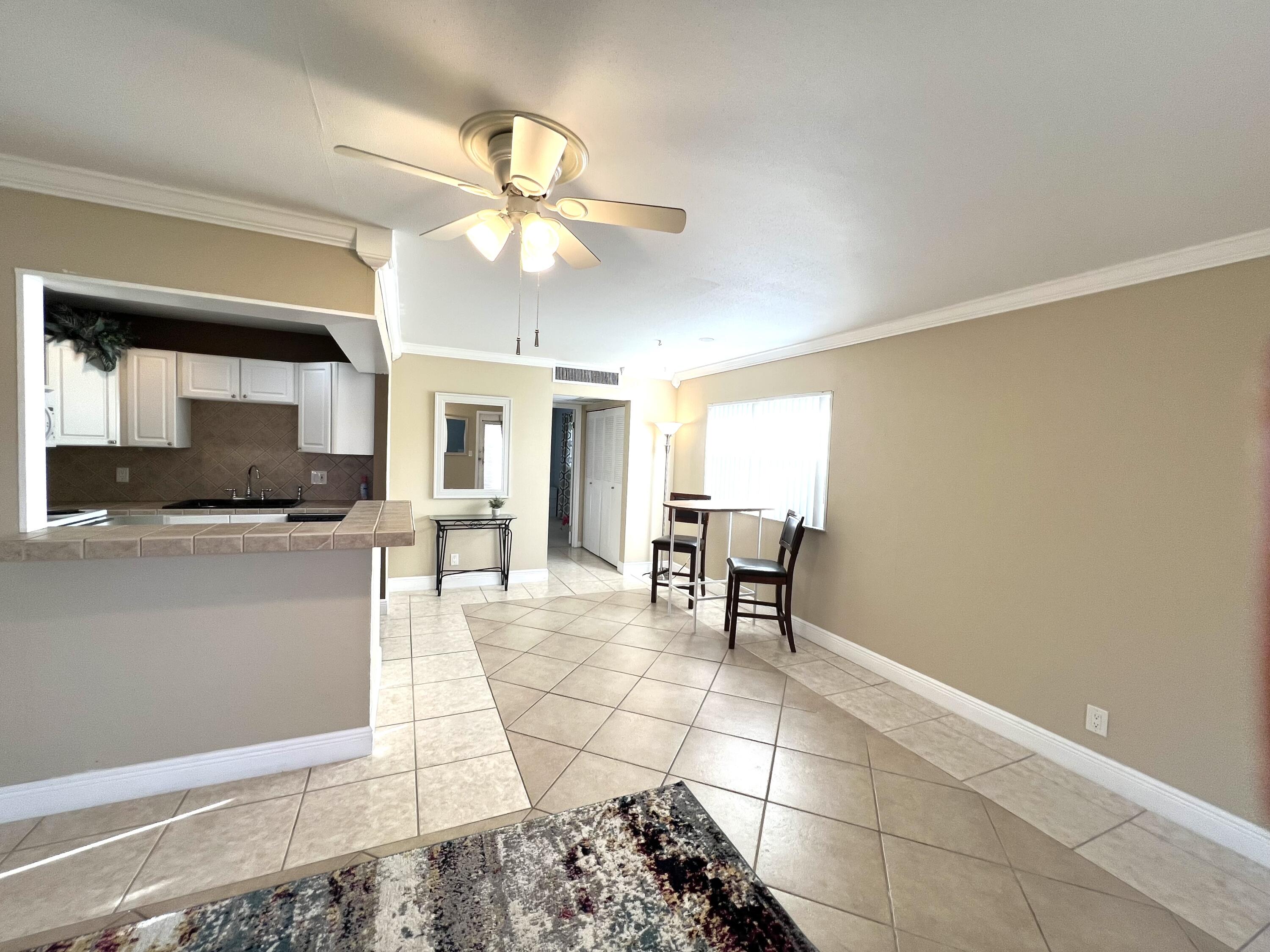 322 Seville North Delray Beach, FL 33446 - Photo 2 of 11 IMG_7815