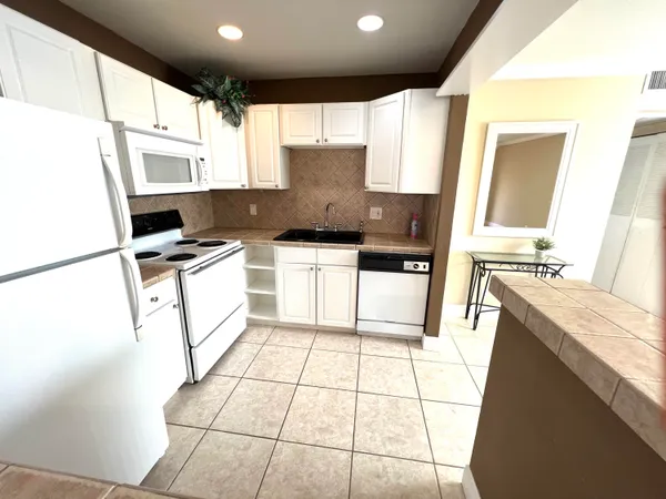 $1,495 | 322 Seville North, Delray Beach, FL 33446