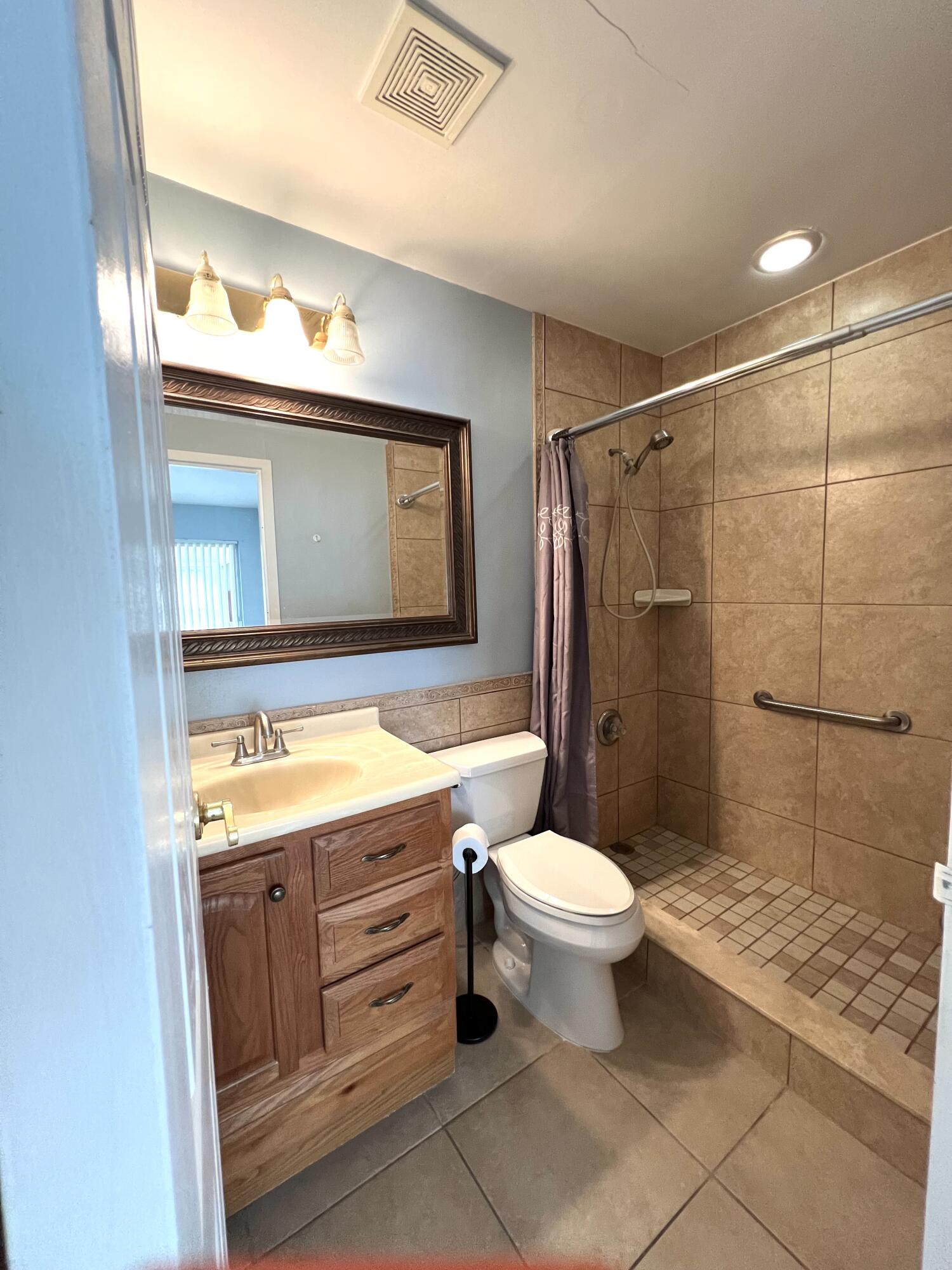 322 Seville North Delray Beach, FL 33446 - Photo 8 of 11 IMG_7830