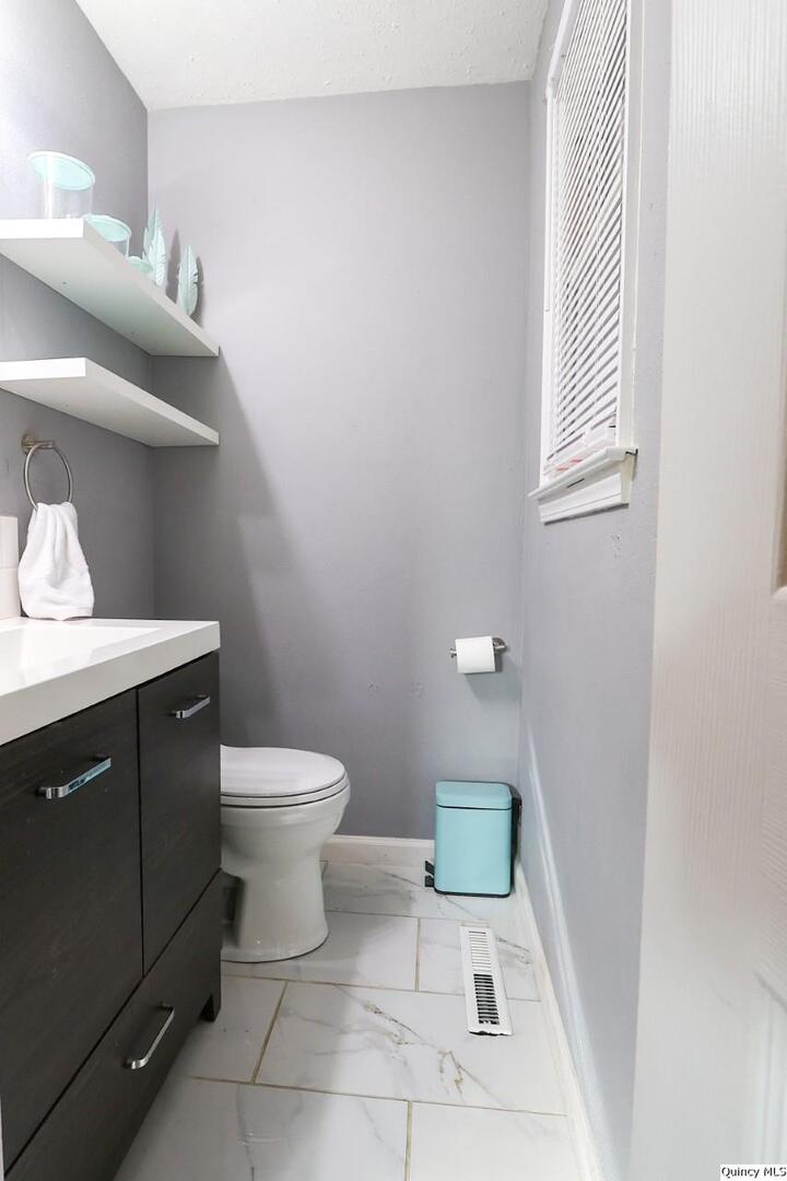 1217 South 26th Street Quincy, IL 62301 - Photo 14 of 27