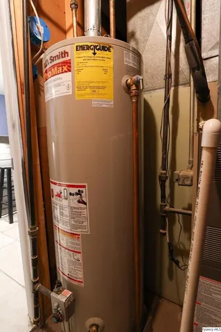 a view of utility room