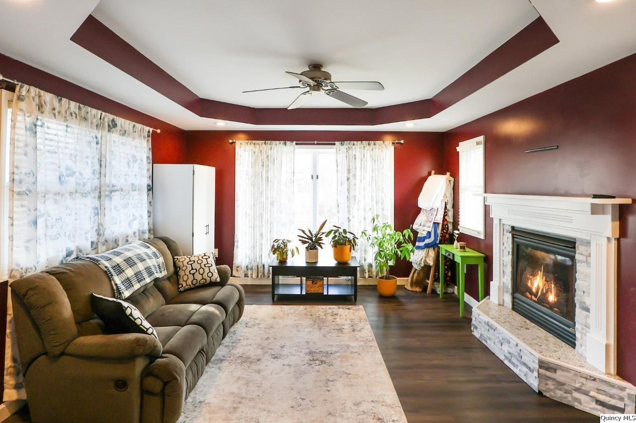 1217 South 26th Street Quincy, IL 62301 - Photo 3 of 27