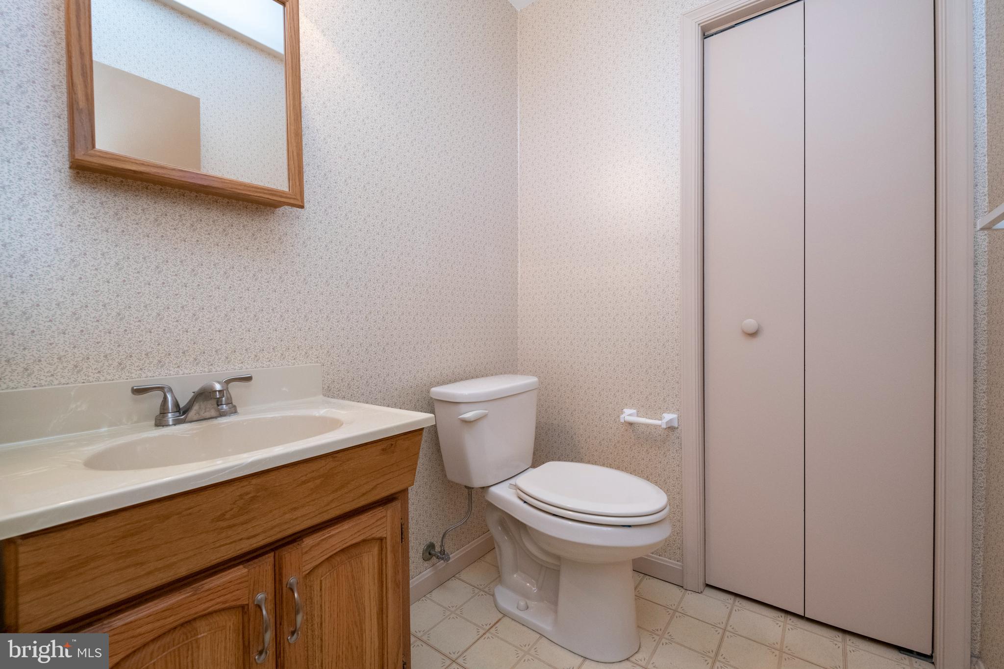 2514 Cub Hill Road Baltimore, MD 21234 - Photo 20 of 63 Powder Room off Family Room