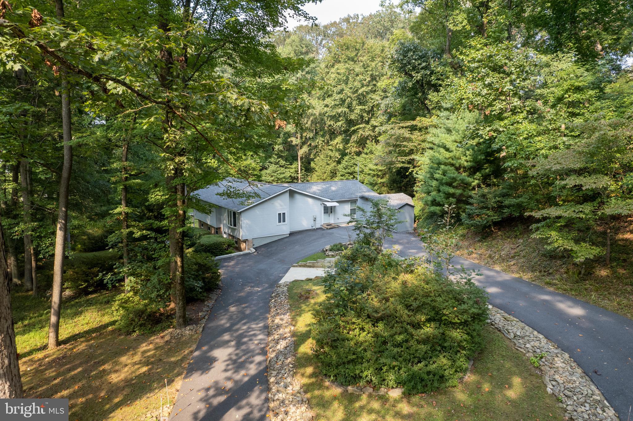 2514 Cub Hill Road Baltimore, MD 21234 - Photo 3 of 63 Circular Driveway