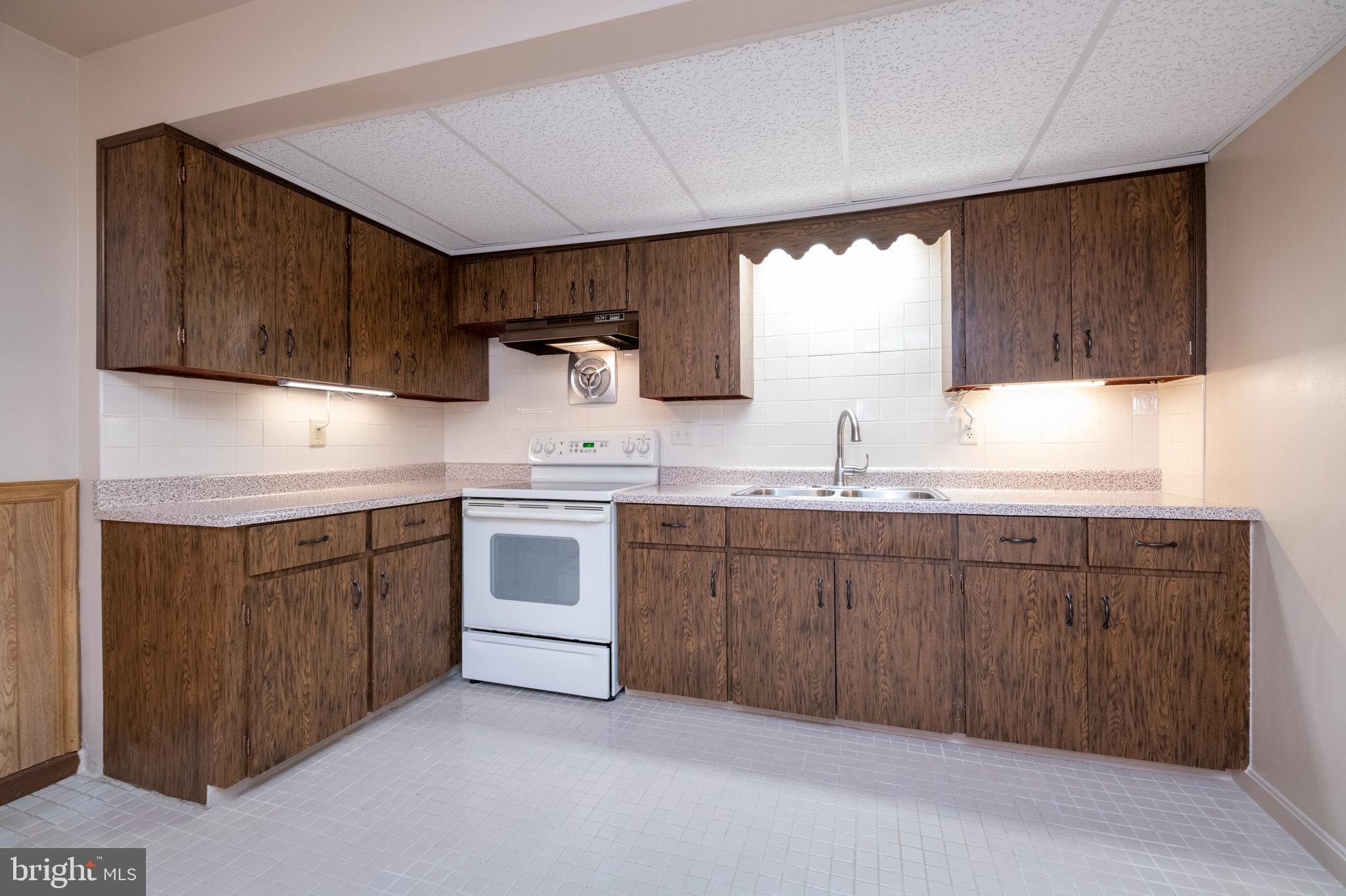 2514 Cub Hill Road Baltimore, MD 21234 - Photo 40 of 63 Lower Level Kitchen